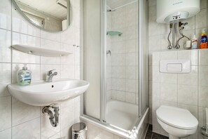 Shower, towels