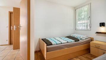 WiFi, bed sheets