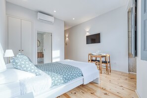 1 bedroom, in-room safe, desk, iron/ironing board - FindMe inPorto Bonfim 1F (Porto)