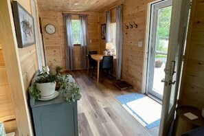 Dining - Little Lodge in Hemlock (Hemlock)