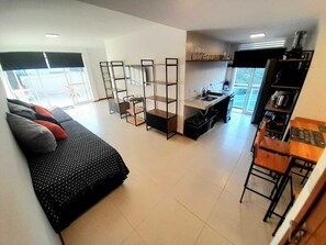 1 habitación, tabla de planchar con plancha, wifi gratis y ropa de cama 