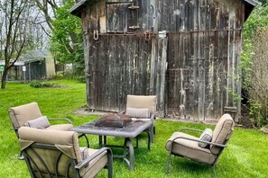 Terrace/patio - Retro Retreat in the Village of Livonia (Livonia)