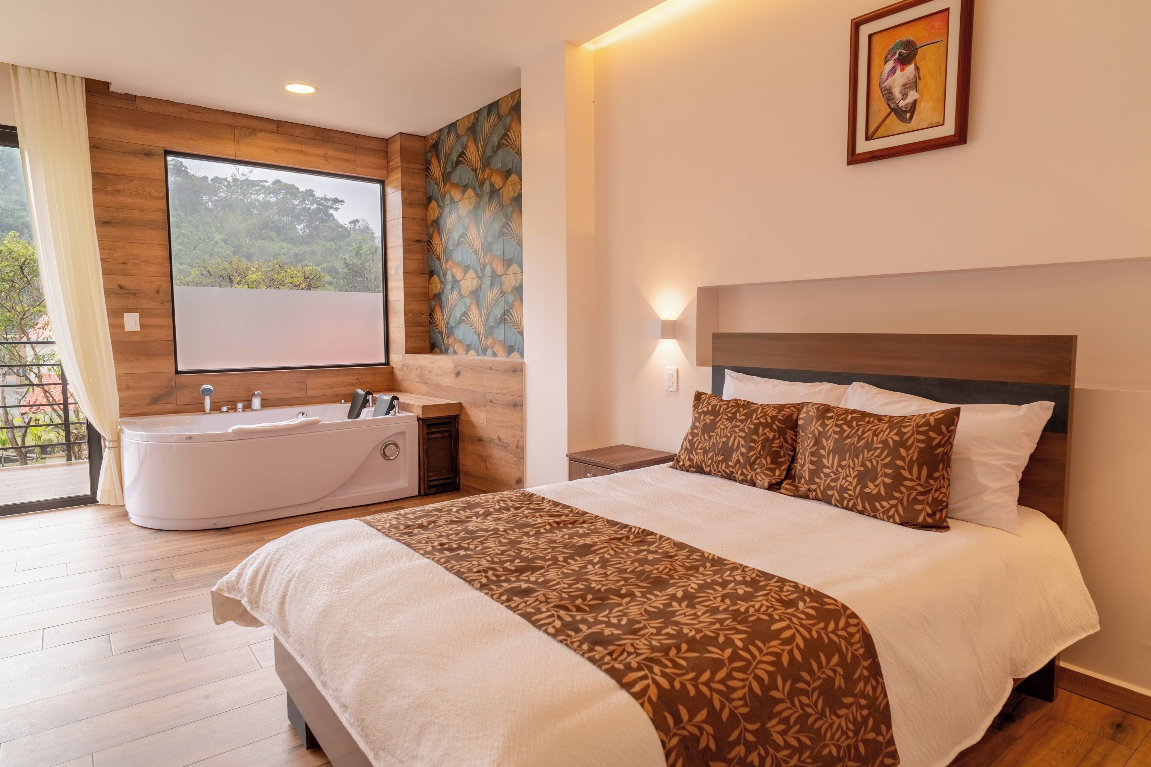 Triple Room, Jetted Tub