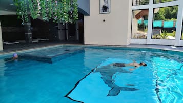 Piscine intérieure