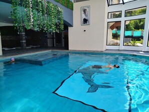 Indoor pool - Hostería Pilpikuna (Mindo)
