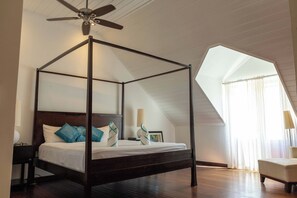2 bedrooms, iron/ironing board, WiFi, bed sheets -  2-bedroom Remodeled villa, in Non such bay, outdoor BBQ grill, Ocean view (FreeTown)
