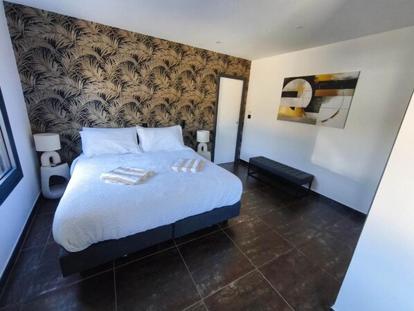 5 bedrooms, iron/ironing board, free WiFi, bed sheets - Domaine de Jolio - An exceptional experience in Provence (Mondragon)