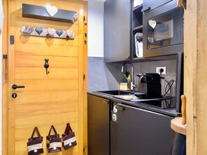 Private kitchen - Vrbo Property (Madonna di Campiglio)