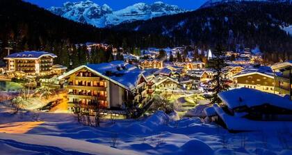 Luxury Chalet Sky-Loft Campiglio Dolomites View with Parking