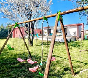 Children’s area - La Villa Soleil, 8 guests with pool in Alès (Alès)