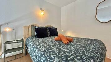 1 habitación, escritorio, tabla de planchar con plancha y wifi gratis
