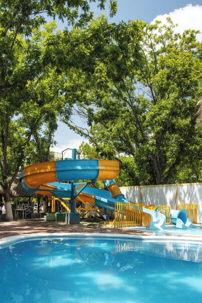 Pueblo Viejo Hotel & Parque Acuático