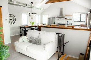 Living area - The Fisherman's Cottage (Lower Township)