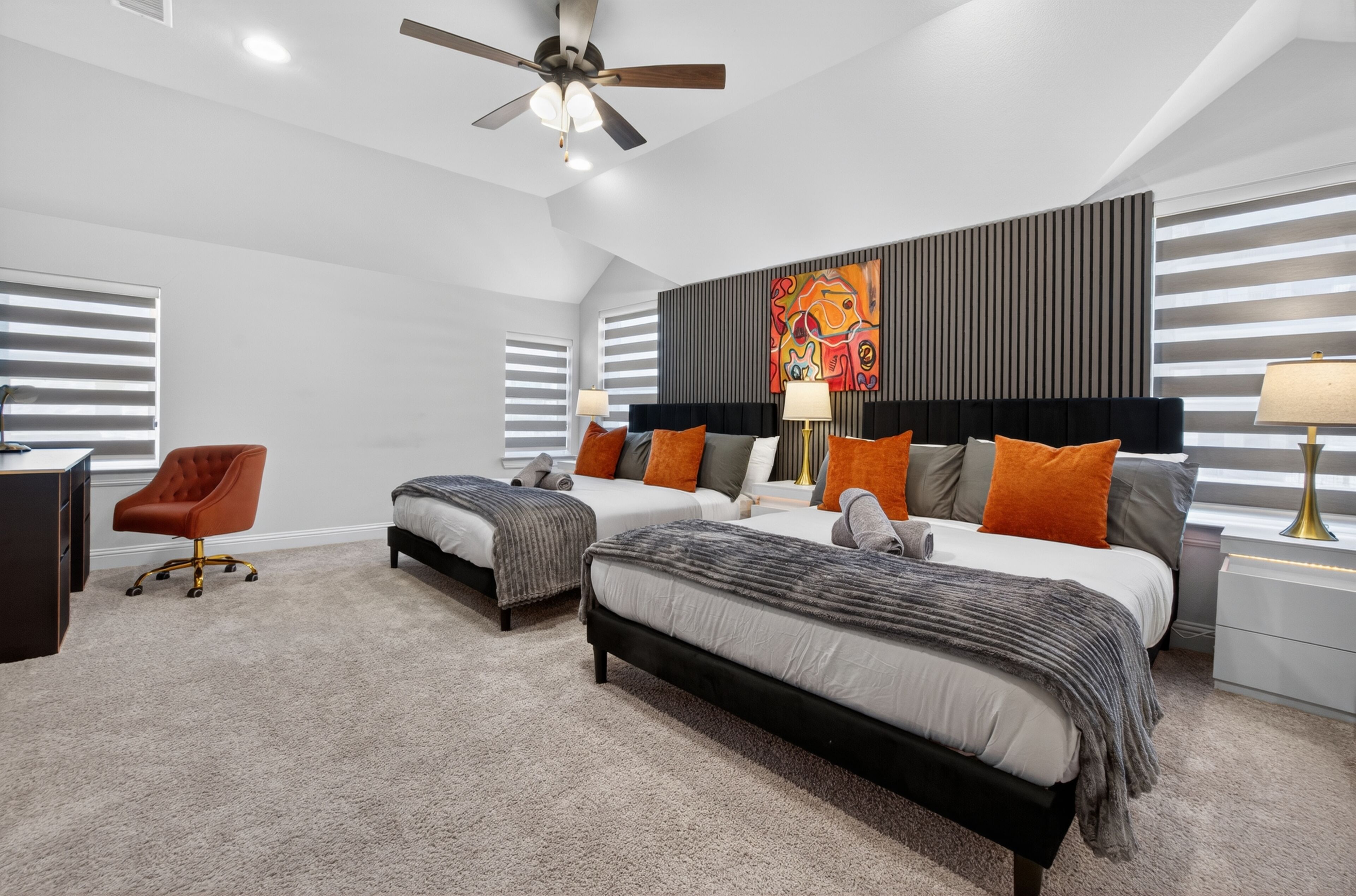 6 bedrooms, iron/ironing board, WiFi, bed sheets