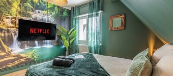 Large apartment for 8 people, Sauna & SPA bath, travel around the world