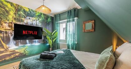 Large apartment for 8 people, Sauna & SPA bath, travel around the world