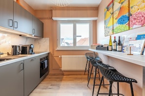 Køleskab, ovn, kogeplade, opvaskemaskine