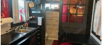 Quaint 1-bedroom tiny home with heating and AC near charming Helper