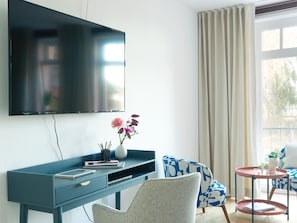 Minibar con artículos gratuitos y wifi gratis