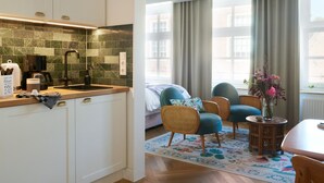 Studio, byutsikt | Minibar (inkludert) og wi-fi (inkludert)