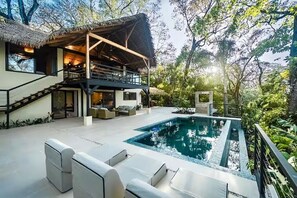 Pool - EDEN: 2 luxury villas, 5min to Beach, Gym, Yoga Shala, Sleeps 10, King size Beds (Sámara)