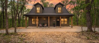 The Rainbow Trout Cabin, 3-bedroom/2 bath , Dog-friendly, Firepit, Secluded