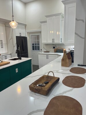Private kitchen - Lovely 2-bedroom house with AC in tranquil Montego Bay (Montego Bay)