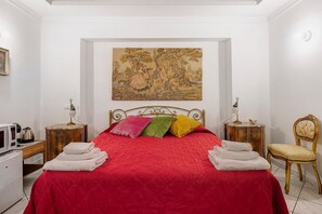 WiFi, bed sheets - Apartment 'Al Palazzo Del Principe Al Massimo' with Wi-Fi and Air Conditioning (Palermo)
