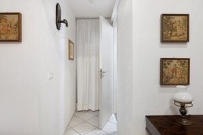 Interior - Apartment 'Al Palazzo Del Principe Al Massimo' with Wi-Fi and Air Conditioning (Palermo)
