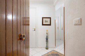 Interior - Apartment 'Al Palazzo Del Principe Al Massimo' with Wi-Fi and Air Conditioning (Palermo)