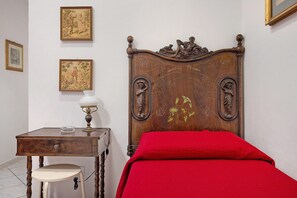 WiFi, bed sheets - Apartment 'Al Palazzo Del Principe Al Massimo' with Wi-Fi and Air Conditioning (Palermo)