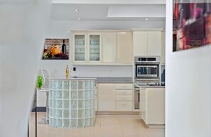 Private kitchen - Las Palmeras (Miami)