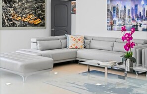 Living area - Las Palmeras (Miami)