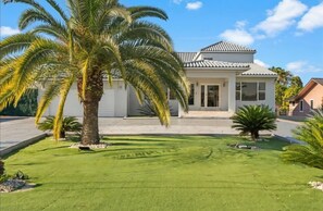 Exterior - Las Palmeras (Miami)