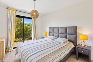 Room - Vrbo Property (Zonza)