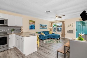 Interior - Pineapple Poolside Suite with Full Kitchen in Sunny Fort Myers Beach (Fort Myers Beach)
