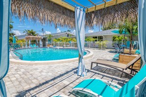 Pool - Pineapple Poolside Suite with Full Kitchen in Sunny Fort Myers Beach (Fort Myers Beach)