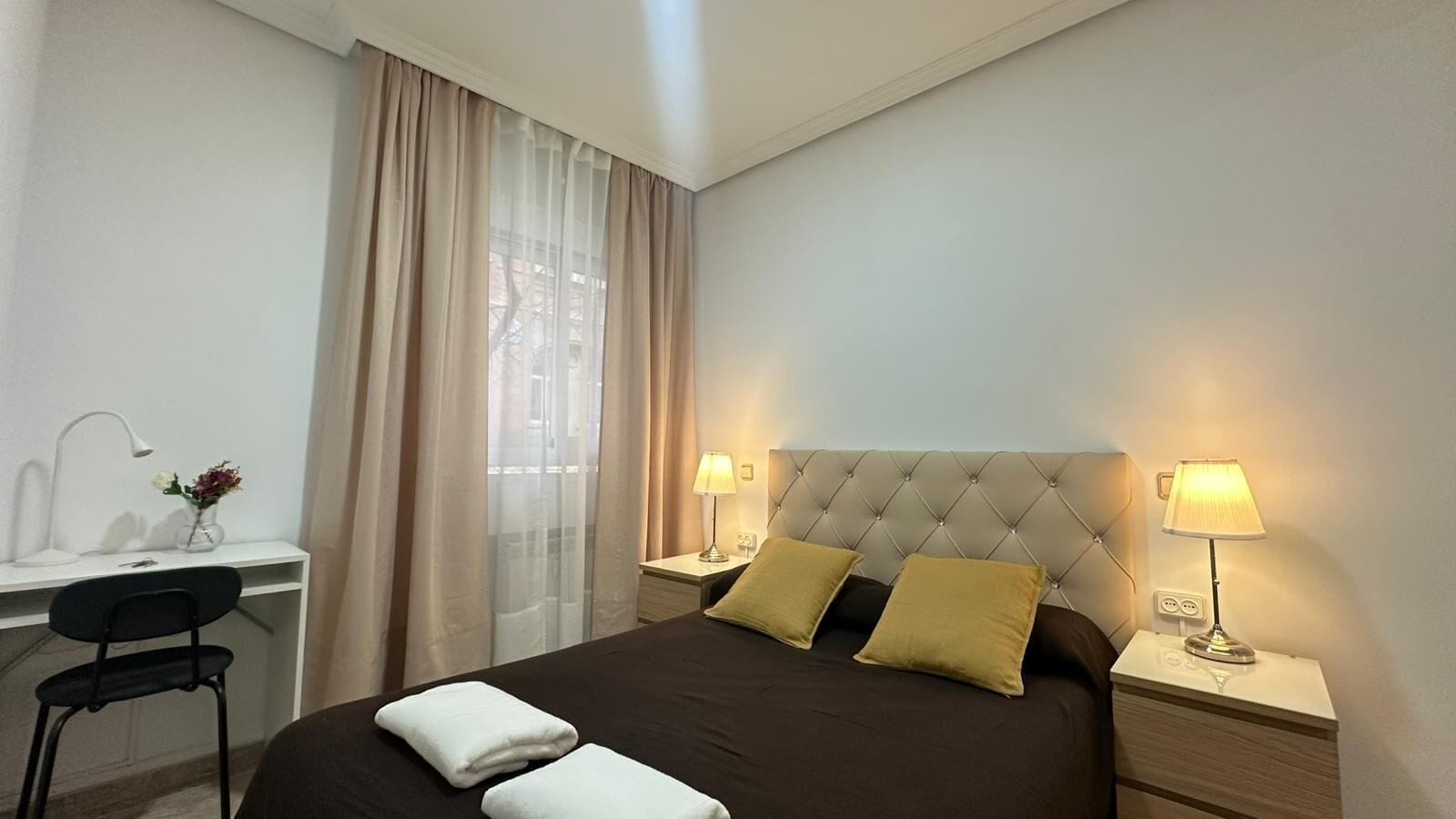 Tweepersoonskamer, gemeenschappelijke badkamer