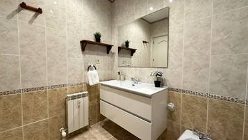 Double Room, Private Bathroom | Bathroom