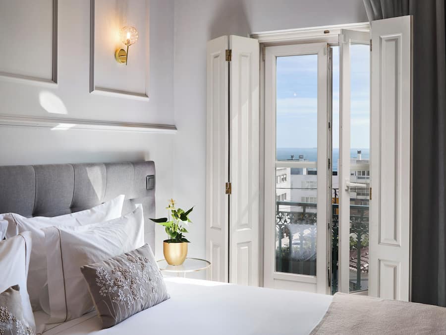 In-room safe, free WiFi