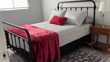 4 slaapkamers, een strijkplank/strijkijzer, gratis wifi, beddengoed