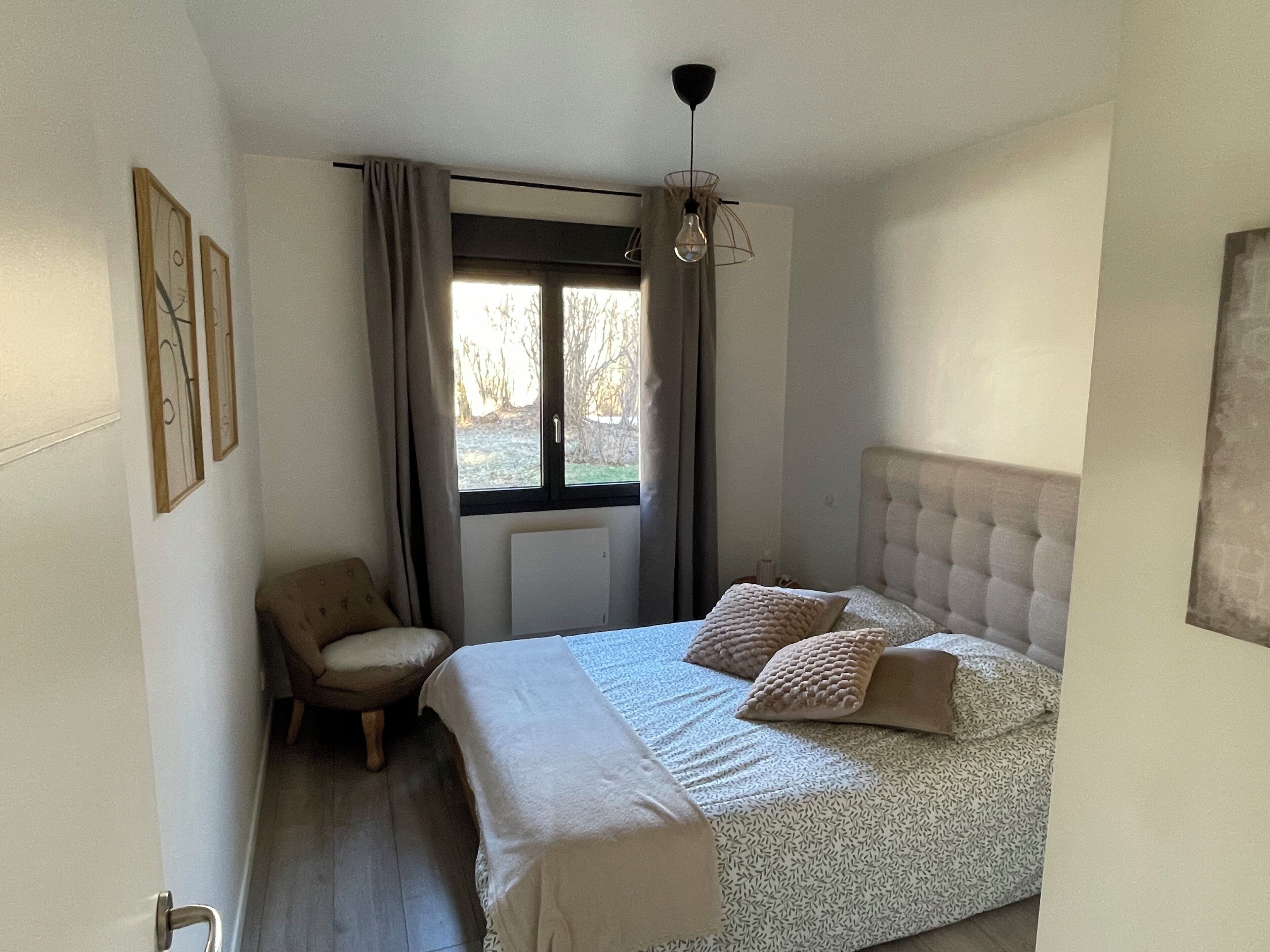 2 chambres, fer et planche à repasser, lit parapluie, Wi-Fi gratuit