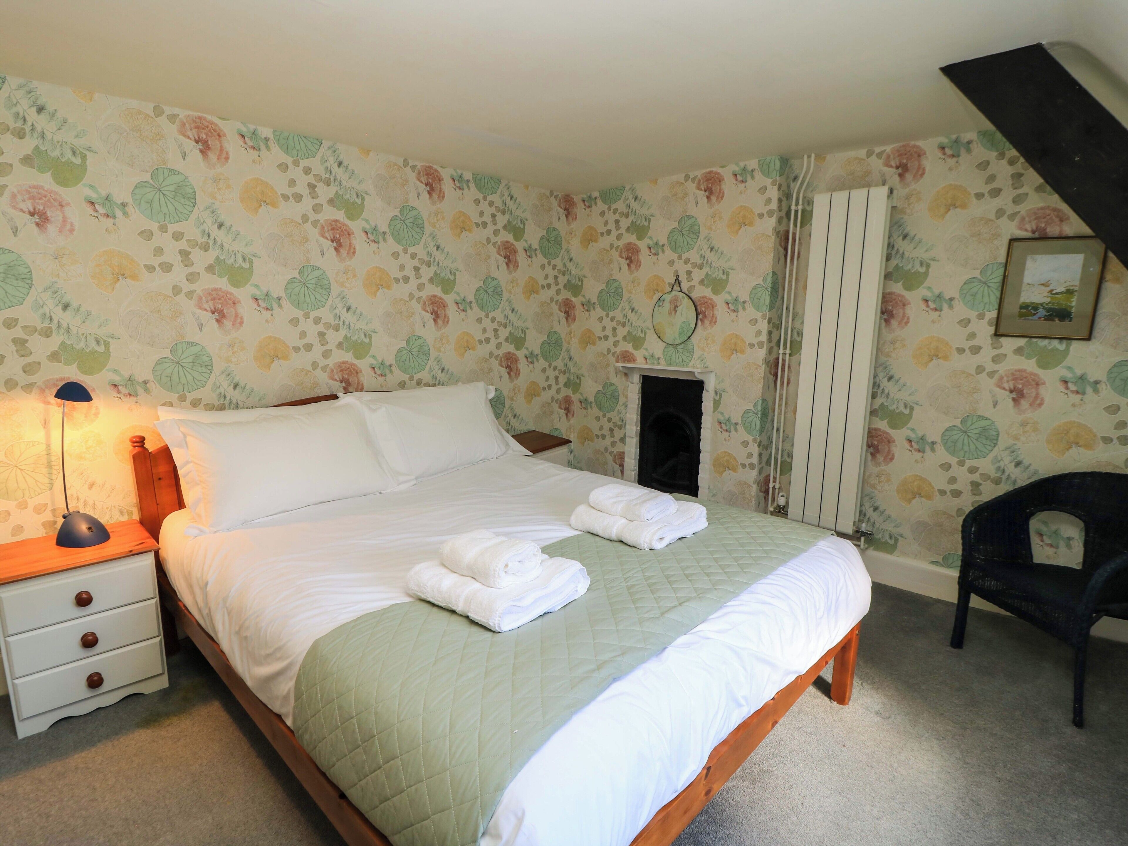 4 bedrooms, individually decorated, individually furnished, free WiFi