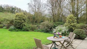 Cottage | Outdoor dining