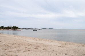 Beach - Apartamento c Piscina, Sauna e Vista em Condomínio (São Pedro da Aldeia)