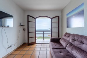 TV - Apartamento c Piscina, Sauna e Vista em Condomínio (São Pedro da Aldeia)