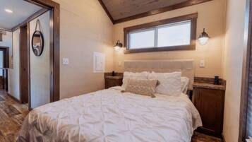 Chalet rustique luxueux, 2 chambres, vue sur la piscine | Accès au Wi-Fi (inclus)