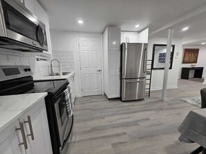 Private kitchen - 10 min from Place Versailles. Superb 2-bedroom apartment (Montréal)