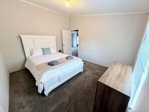 3 bedrooms, WiFi, bed sheets