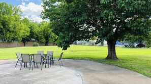 屋外ダイニングエリア